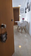 New and Beautiful Apartment in a Quiet Area Very Close to the Beach