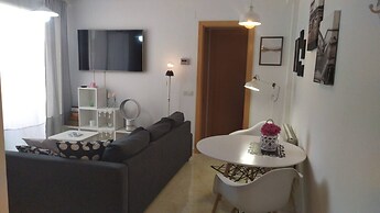 New and Beautiful Apartment in a Quiet Area Very Close to the Beach
