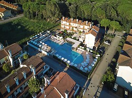 Joyful Getaway Flat in a Residence With Aircon