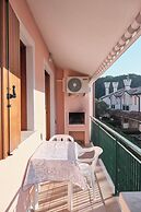 Cozy Flat in a Bright Residence-beahost