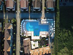 Joyful Getaway Flat in a Residence With Aircon