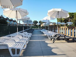 Joyful Getaway Flat in a Residence With Aircon