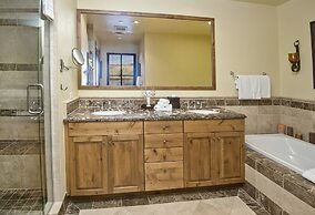 Beaver Creek Landing A404 3 Bedroom Condo by RedAwning