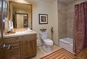 Beaver Creek Landing A404 3 Bedroom Condo by RedAwning