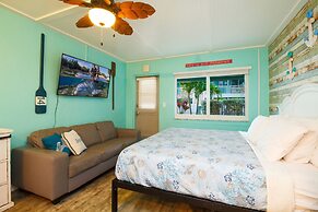 Tropic Terrace #9 - Beachfront Rental Studio Bedroom Condo by Redawnin