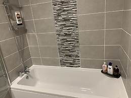 Impeccable 2-bed Apartment in Birmingham