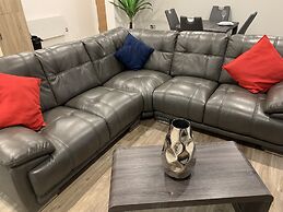 Impeccable 2-bed Apartment in Birmingham