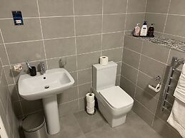 Impeccable 2-bed Apartment in Birmingham