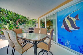 Narcissus Beach House - Weekly Beach Rental 2 Bedroom Home by Redawnin