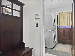 Brekke's Basecamp 3 Bedroom Home by RedAwning