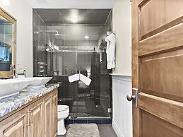 Brekke's Basecamp 3 Bedroom Home by RedAwning