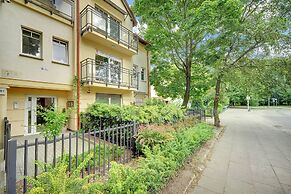 By the sea - Nadmorski by Renters