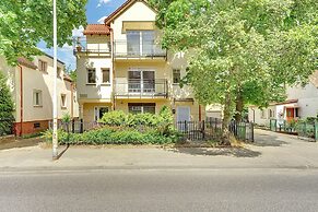 By the sea - Nadmorski by Renters