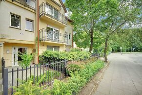 By the sea - Nadmorski by Renters