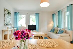 By the sea - Nadmorski by Renters