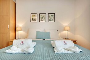 By the sea - Nadmorski by Renters