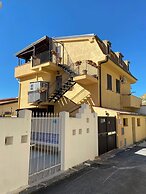 Apartment - Sleeps 5, Free Parking & Pet Friendl