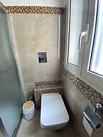 Apartment - Sleeps 5, Free Parking & Pet Friendl