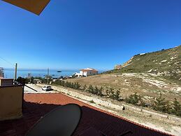 Apartment - Sleeps 5, Free Parking & Pet Friendl