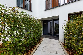 Apartments Warsaw Magazynowa by Renters