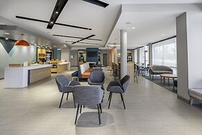 Avid Hotels Milwaukee West Waukesha by IHG