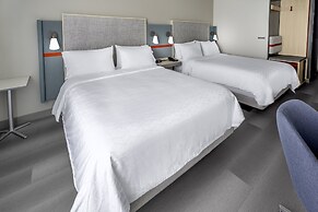 Avid Hotels Milwaukee West Waukesha by IHG