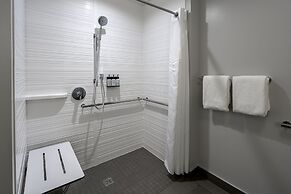 Avid Hotels Milwaukee West Waukesha by IHG