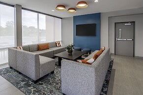 Avid Hotels Milwaukee West Waukesha by IHG