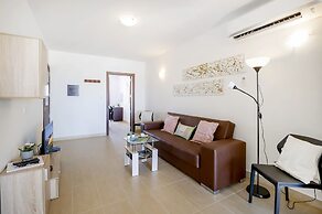 Summer Breeze with Panoramic terrace by Getaways Malta