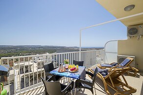 Summer Breeze with Panoramic terrace by Getaways Malta