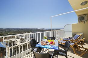 Summer Breeze with Panoramic terrace by Getaways Malta