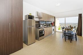Summer Breeze with Panoramic terrace by Getaways Malta