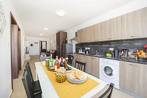 Summer Breeze with Panoramic terrace by Getaways Malta