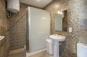 Summer Breeze with Panoramic terrace by Getaways Malta