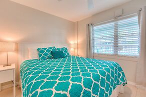 Tropic Terrace #21 - Beachfront Rental Studio Bedroom Apts by Redawnin