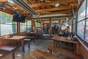 Geneva Hotel & Tiki Bar