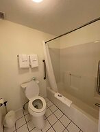 Geneva Hotel & Tiki Bar