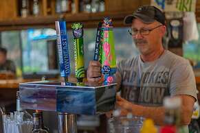 Geneva Hotel & Tiki Bar