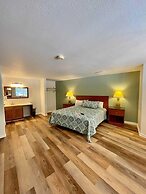 Geneva Hotel & Tiki Bar