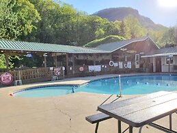 Geneva Hotel & Tiki Bar