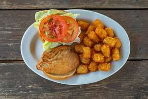 Geneva Hotel & Tiki Bar