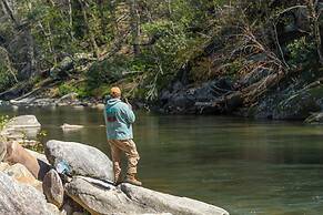 Geneva Hotel & Tiki Bar