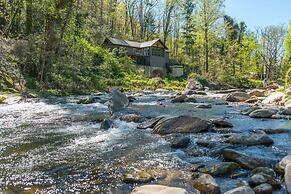 Geneva Hotel & Tiki Bar