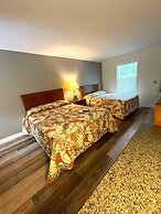 Geneva Hotel & Tiki Bar