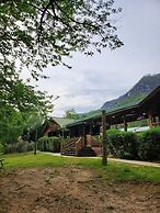 Geneva Hotel & Tiki Bar