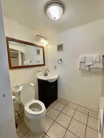 Geneva Hotel & Tiki Bar