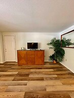 Geneva Hotel & Tiki Bar