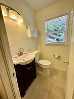 Geneva Hotel & Tiki Bar