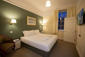 Douglas Arms Hotel