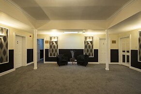 Douglas Arms Hotel